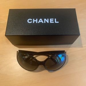 CHANEL Crystal CC Logo Sunglasses